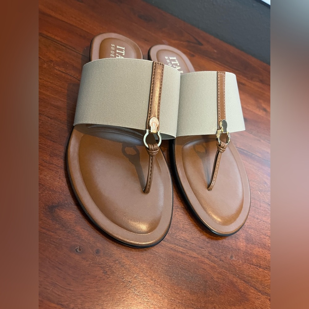 Italian Shoemakers Asher Thong Sandals Tan Elastic Slide Size 8 NEW Summer Italy